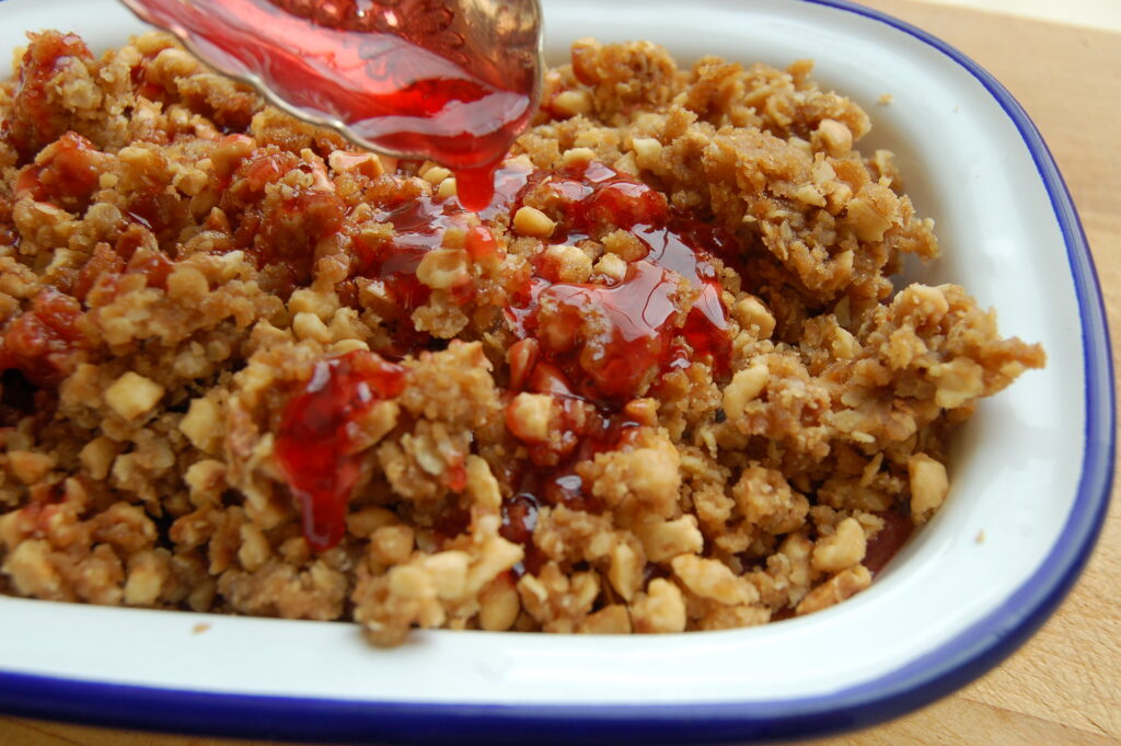 Pour over syrup - rhubarb crumble