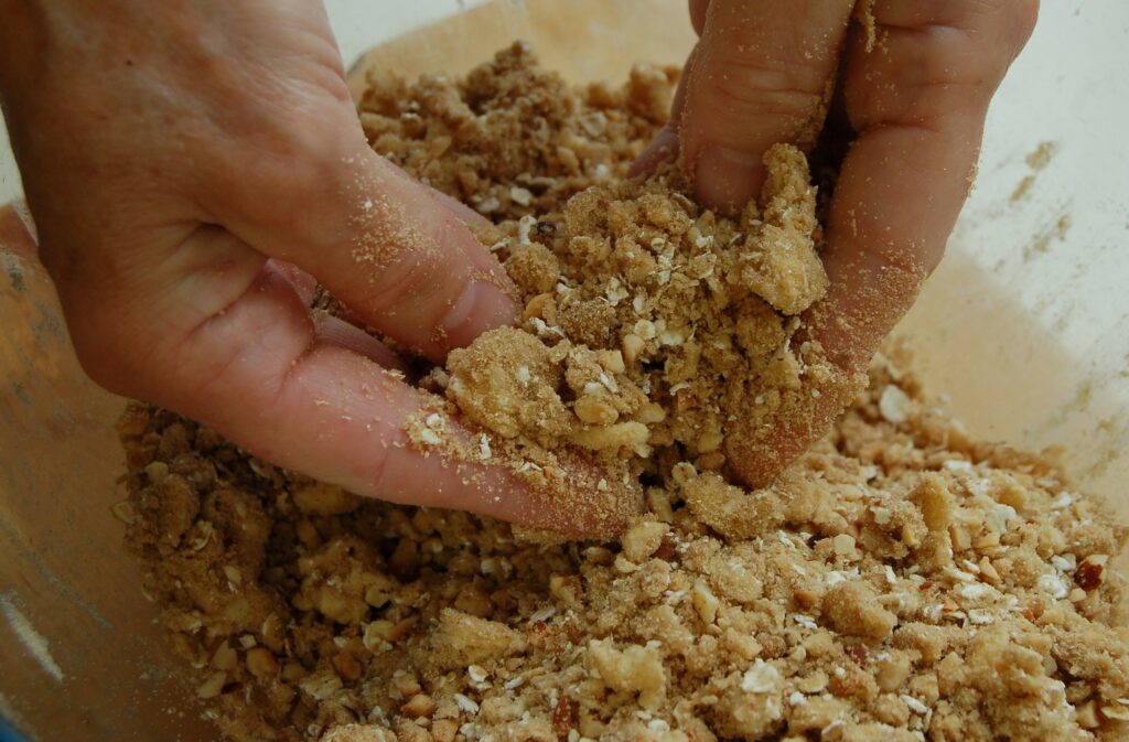 Rhubarb crumble - Mix the crumble topping