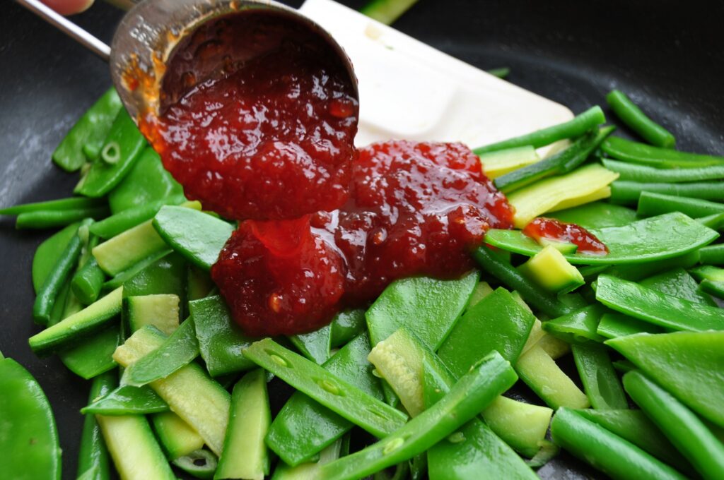 Mange tout add chilli jam web