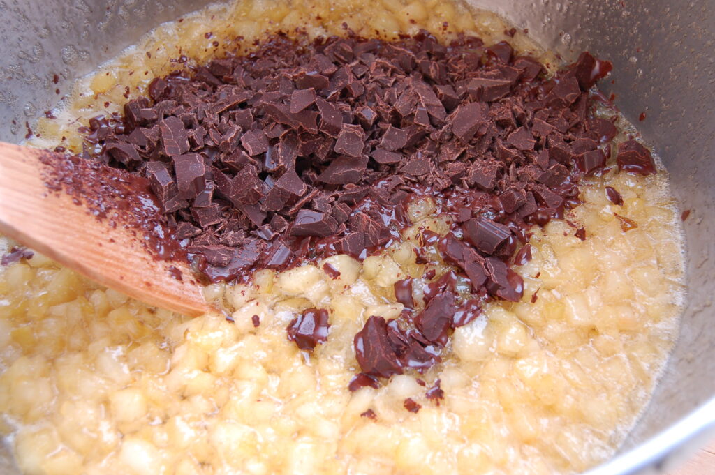 pear-and-chocolate-jam-melt-in-the-chocolate